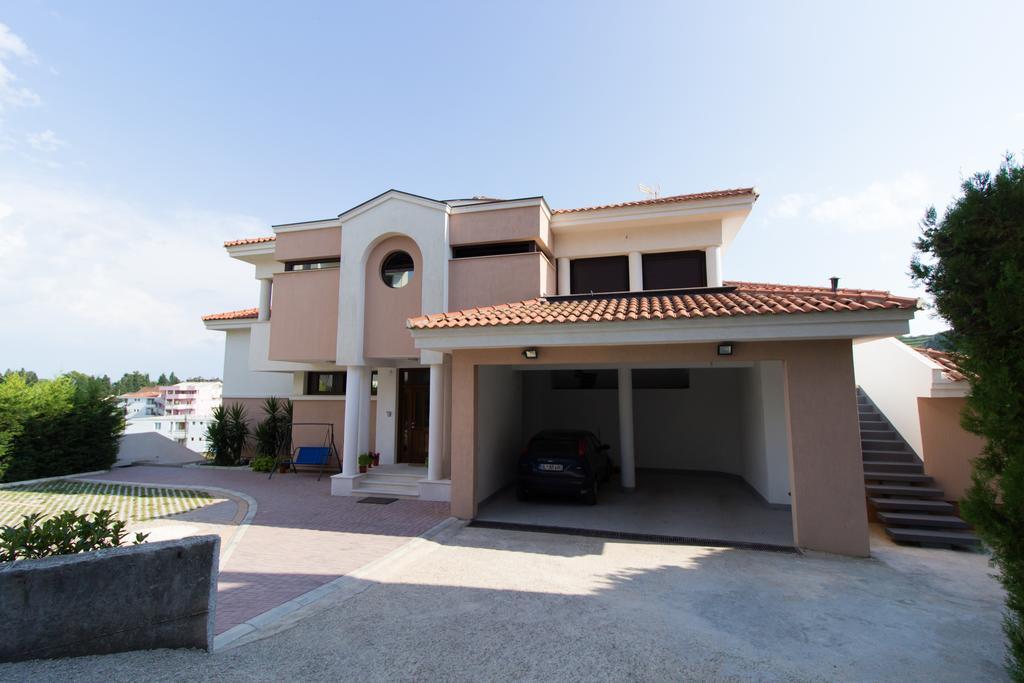 Apartments Kan Ulcinj Exterior photo